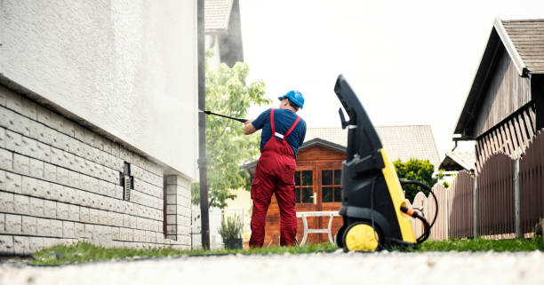 Best Pool Deck Cleaning  in Kingsburg, CA